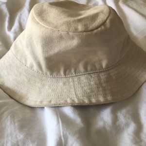 Madewell Canvas bucket hat in cream